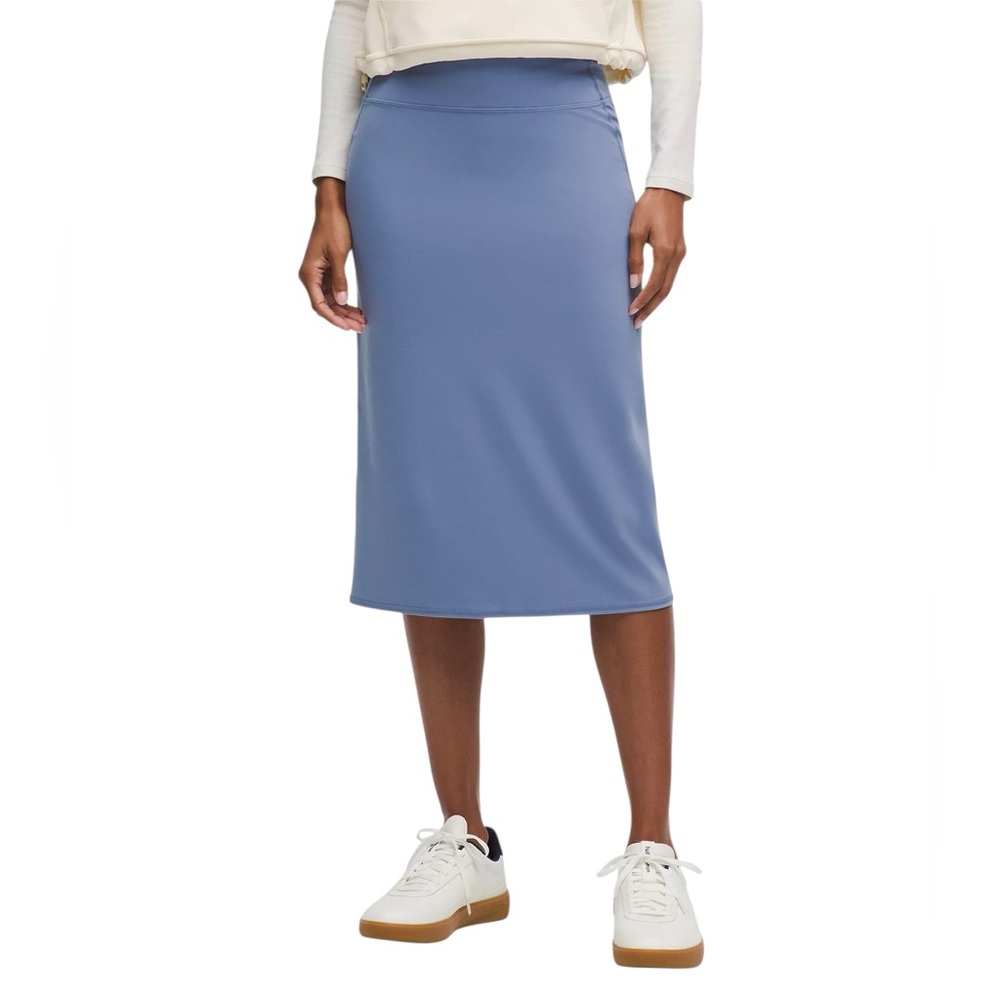 NWT Lululemon Athletica Nulu Slim-Fit HR Skirt in Washed Denim (V)